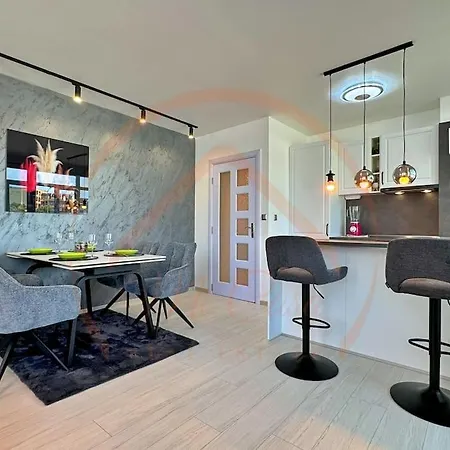Stylish 1br With Luxe Amenities Διαμέρισμα *