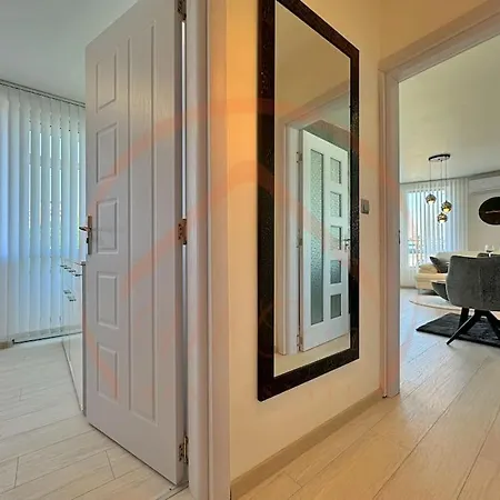 Stylish 1br With Luxe Amenities Διαμέρισμα Βάρνα